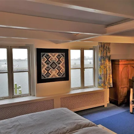 Bed & Breakfast Waar Maas En Waal Woudrichem
